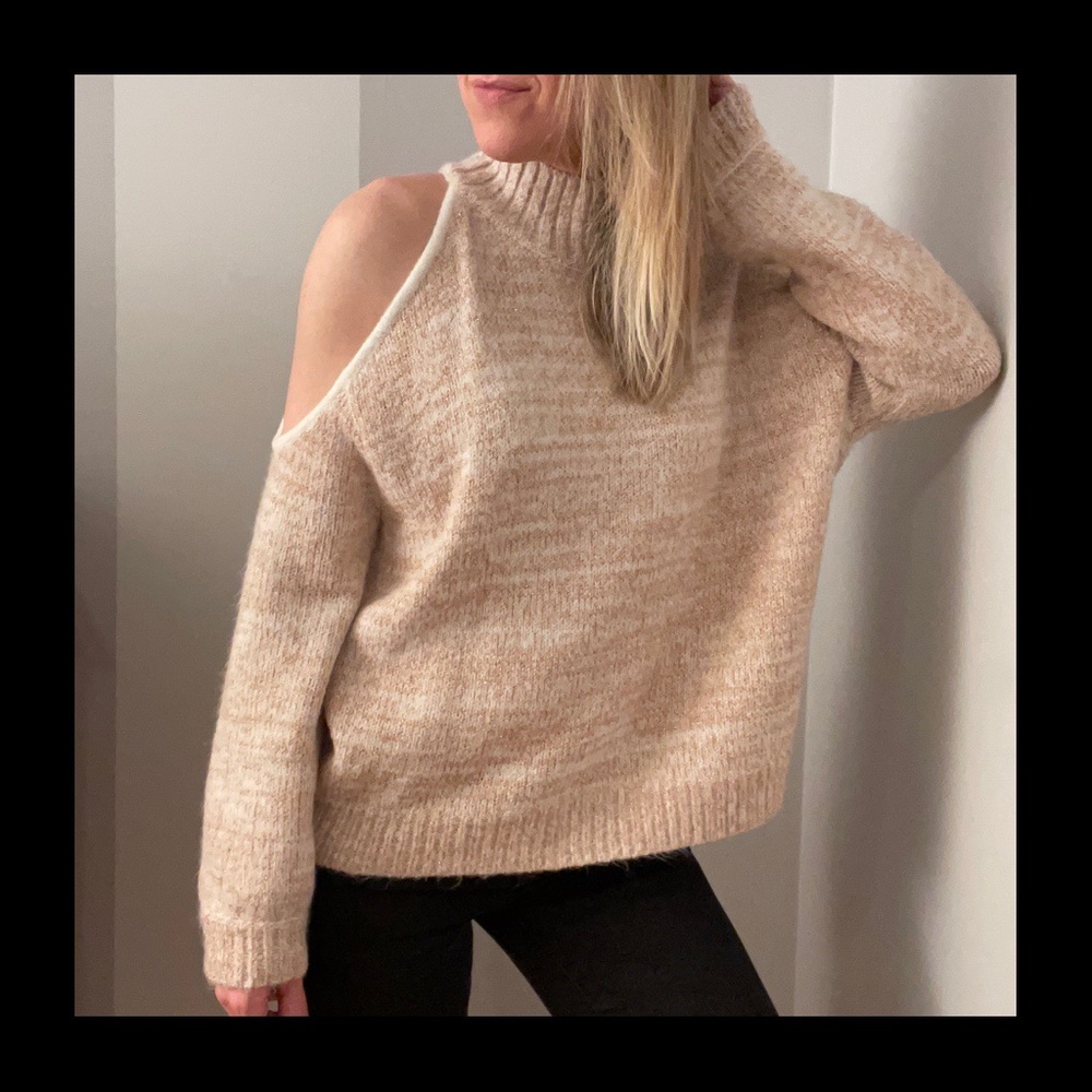 EXPRESS Pink + White Heathered Soft Comfy Warm Cold Shoulder Sweater